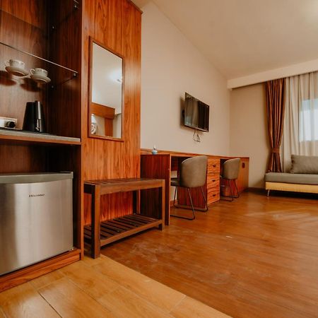 Atmosphere Hotel & Spa Антананаріву Екстер'єр фото